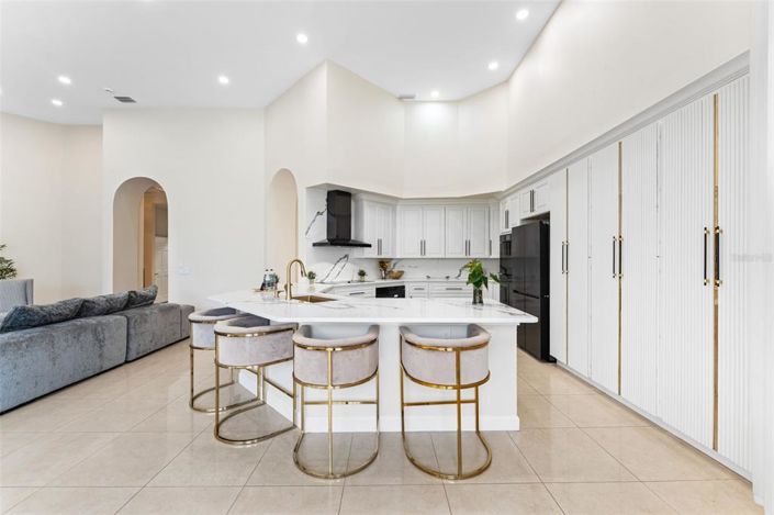 Image No.25-4 Bed House for sale