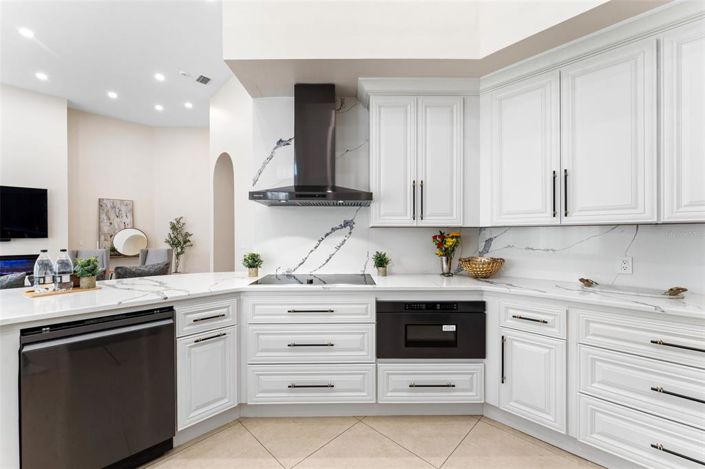 Image No.26-4 Bed House for sale