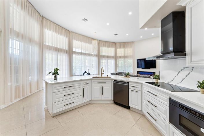 Image No.27-4 Bed House for sale