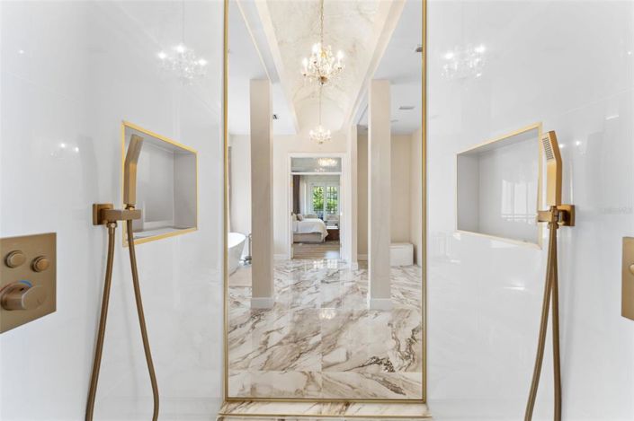 Image No.40-4 Bed House for sale