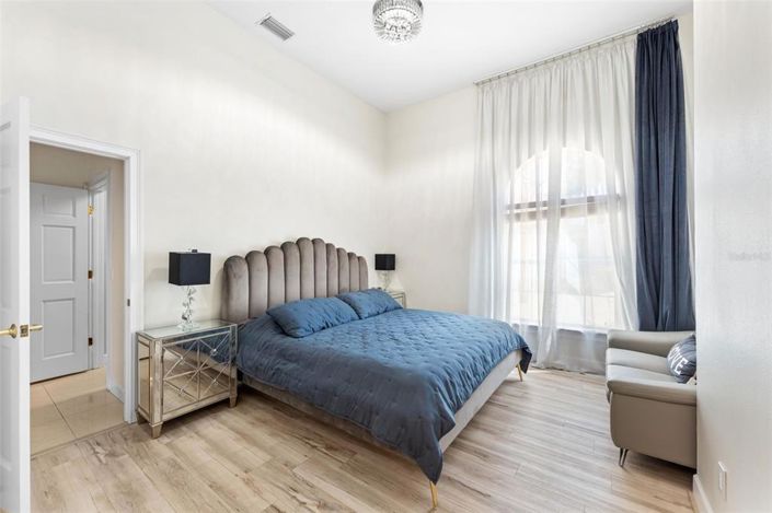 Image No.41-4 Bed House for sale