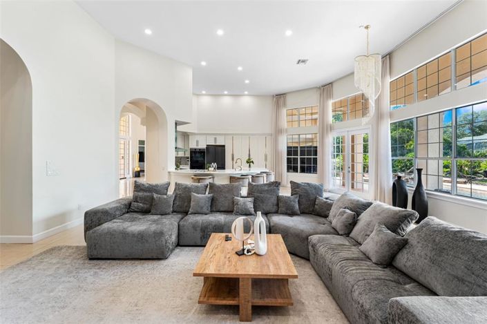 Image No.8-4 Bed House for sale