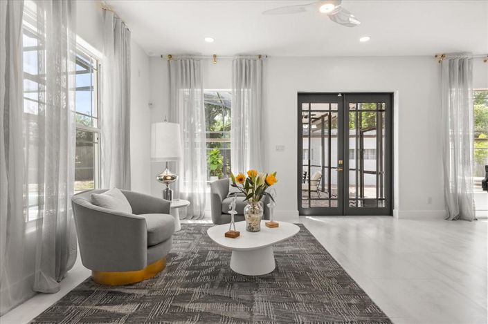 Image No.16-5 Bed House for sale