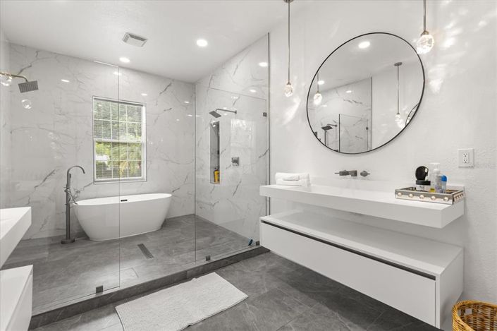 Image No.28-5 Bed House for sale