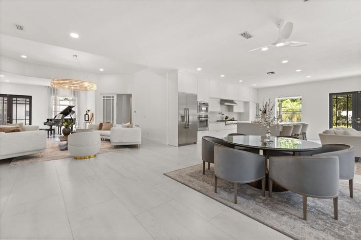 Image No.4-5 Bed House for sale