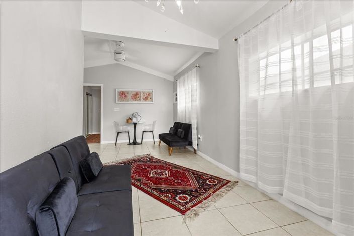 Image No.49-5 Bed House for sale