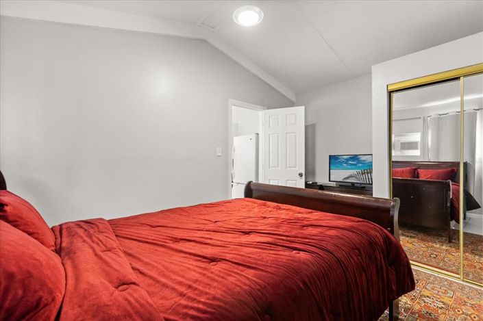 Image No.54-5 Bed House for sale