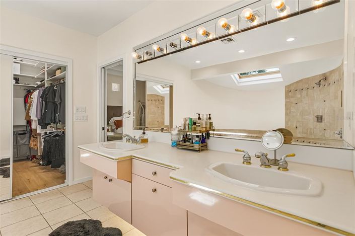 Image No.20-3 Bed House for sale