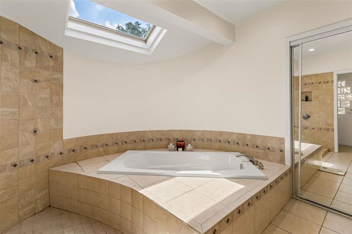 Image No.21-3 Bed House for sale