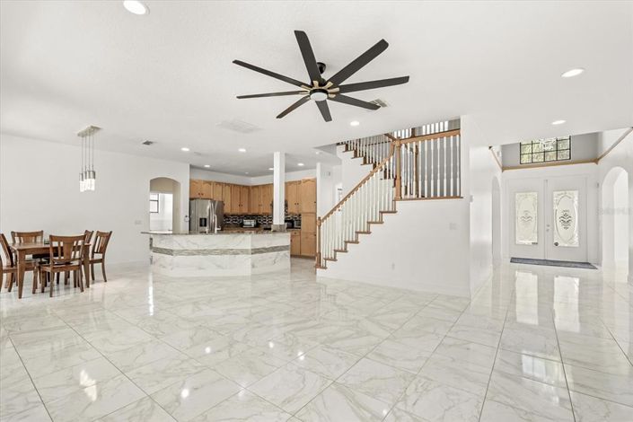 Image No.10-6 Bed House for sale