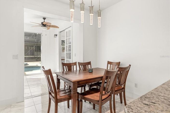 Image No.12-6 Bed House for sale