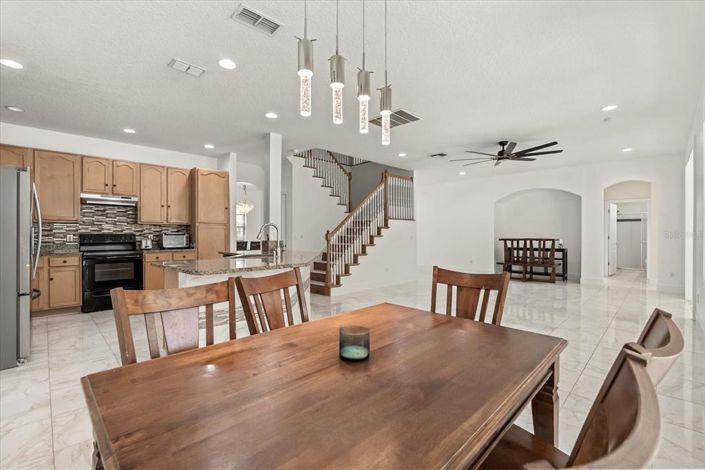 Image No.13-6 Bed House for sale