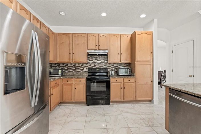 Image No.14-6 Bed House for sale