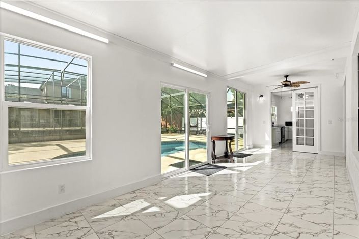 Image No.20-6 Bed House for sale