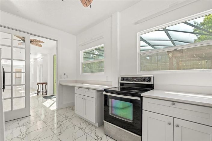 Image No.23-6 Bed House for sale