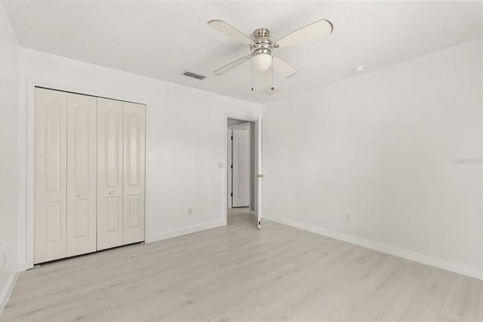 Image No.31-6 Bed House for sale