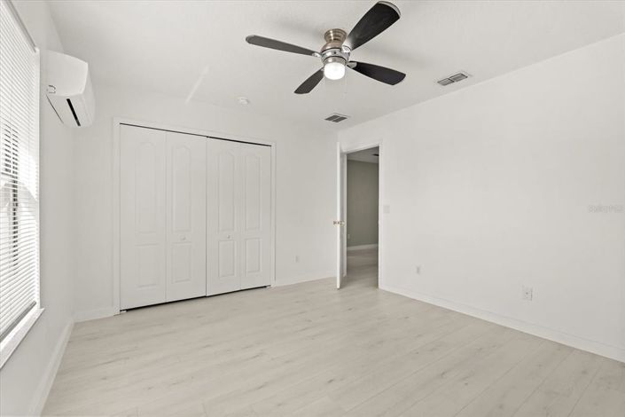 Image No.38-6 Bed House for sale