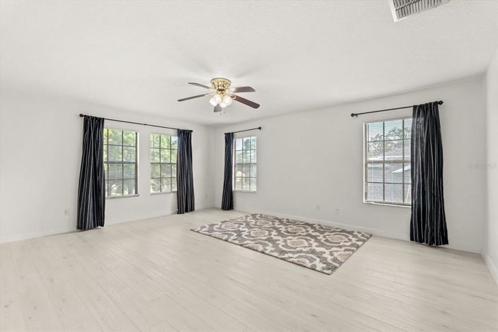 Image No.39-6 Bed House for sale