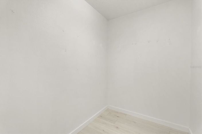 Image No.44-6 Bed House for sale