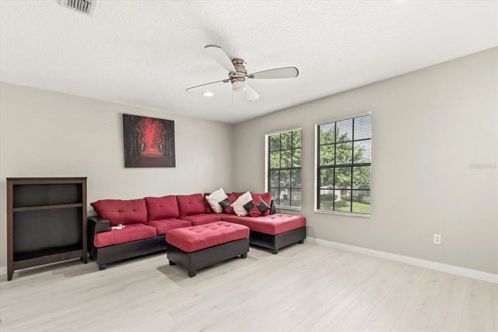 Image No.48-6 Bed House for sale