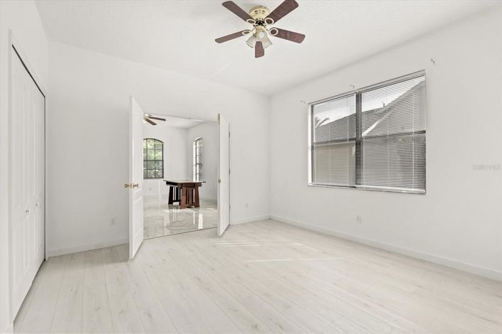 Image No.7-6 Bed House for sale