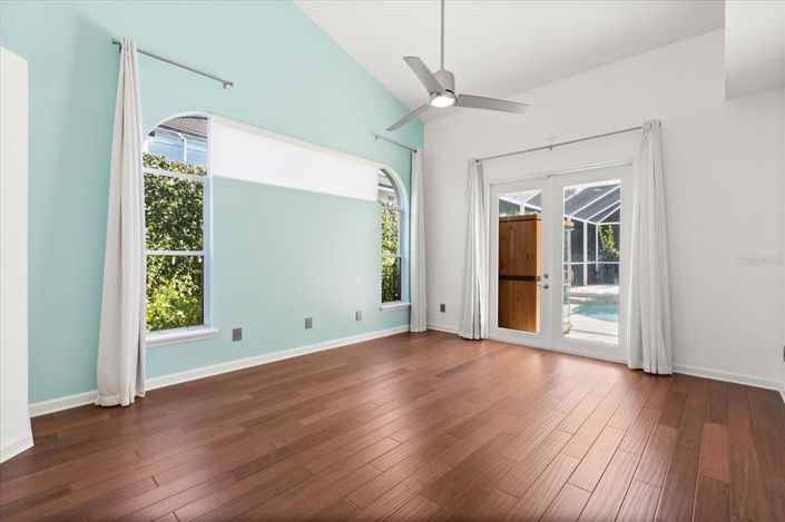 Image No.16-4 Bed House for sale