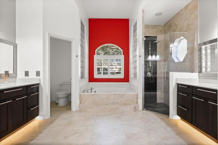 Image No.18-4 Bed House for sale