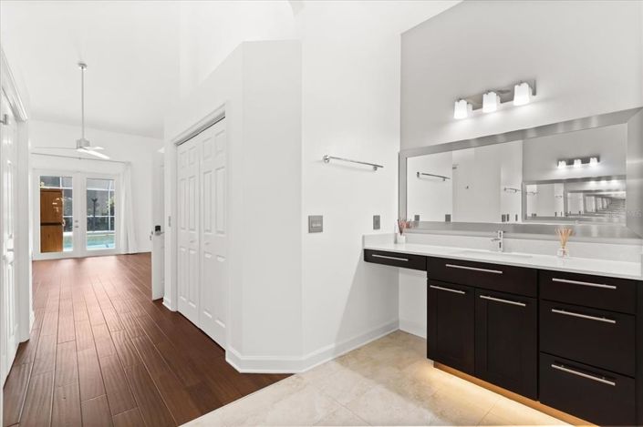 Image No.19-4 Bed House for sale