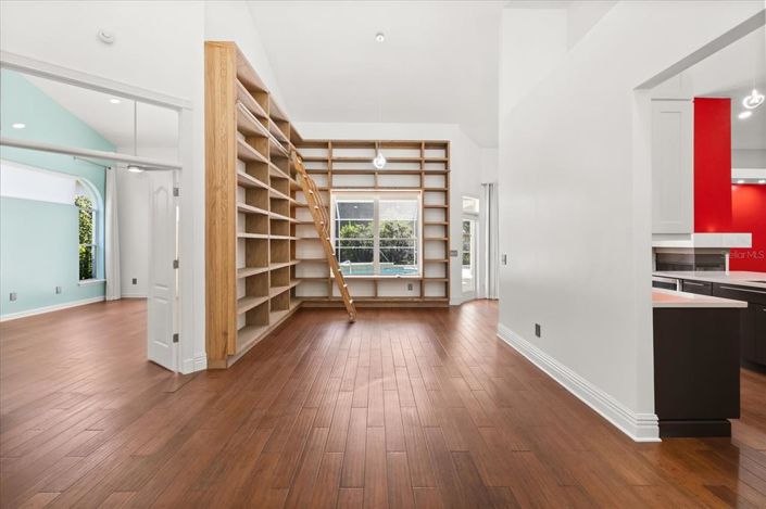 Image No.22-4 Bed House for sale