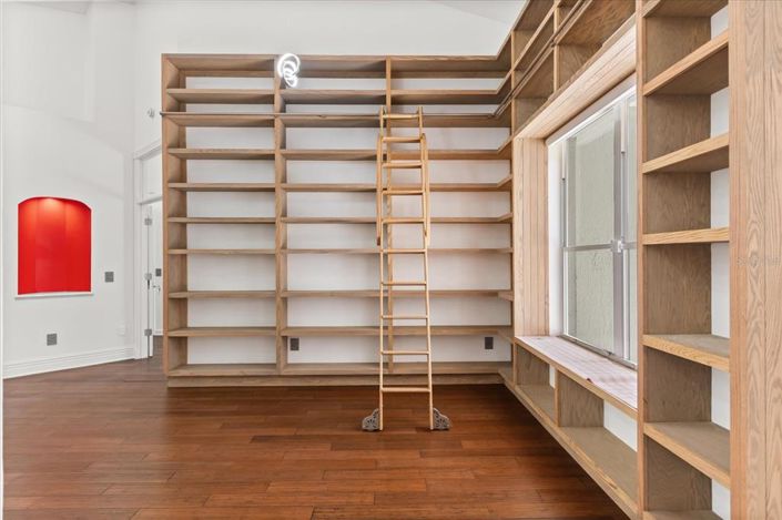 Image No.23-4 Bed House for sale