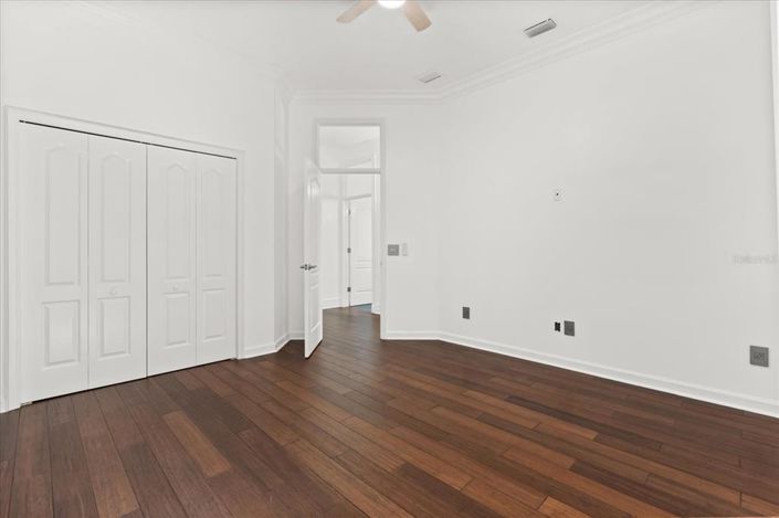 Image No.30-4 Bed House for sale