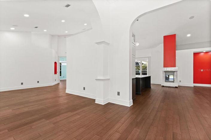 Image No.4-4 Bed House for sale