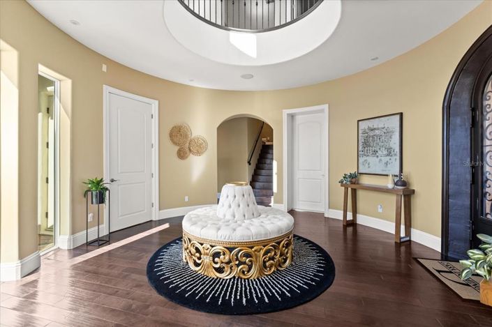 Image No.8-4 Bed House for sale