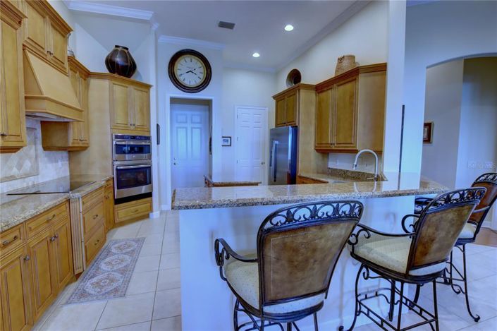 Image No.16-5 Bed House for sale