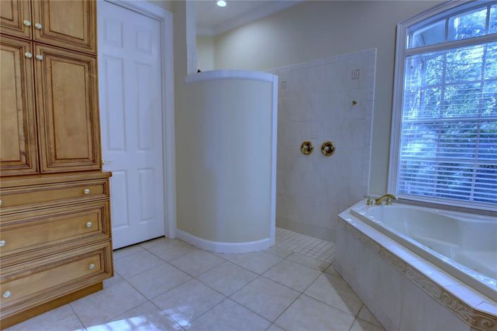 Image No.28-5 Bed House for sale