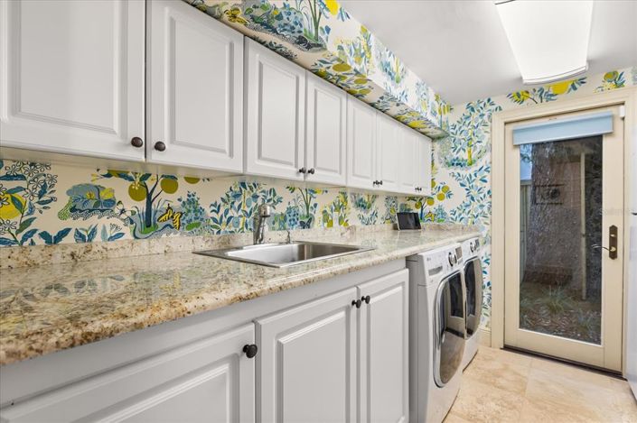 Image No.17-5 Bed House for sale