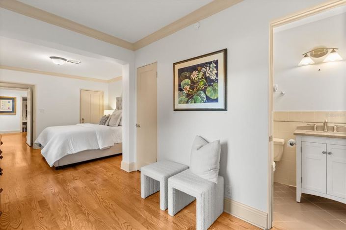 Image No.31-5 Bed House for sale