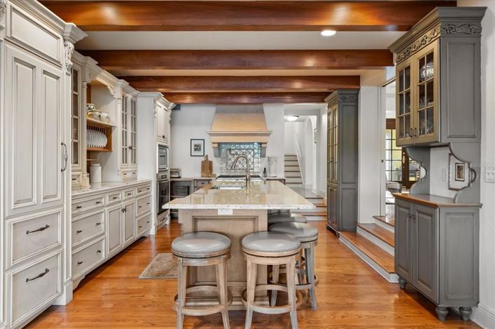 Image No.5-5 Bed House for sale