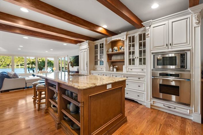 Image No.7-5 Bed House for sale