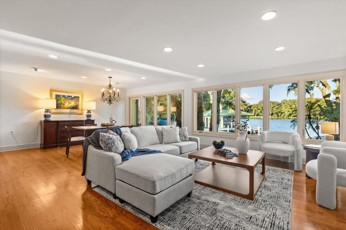 Image No.9-5 Bed House for sale