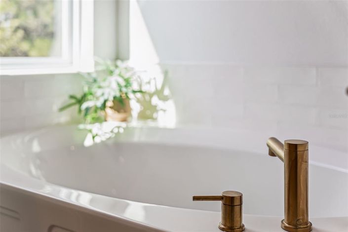 Image No.36-3 Bed House for sale