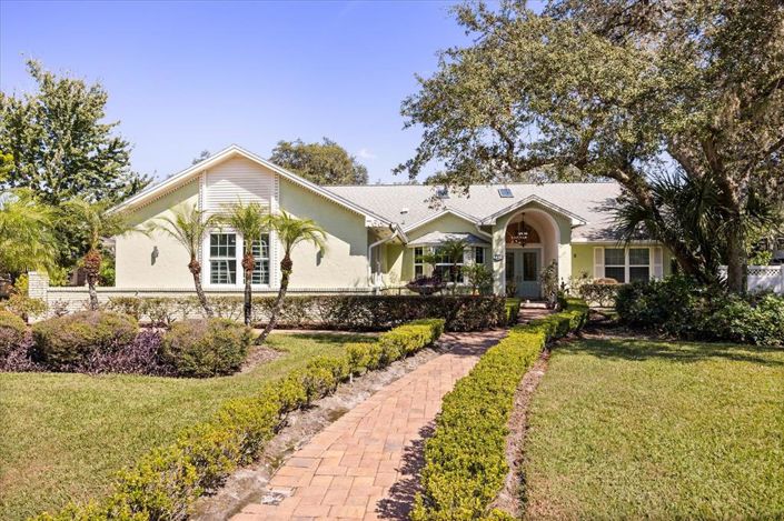 Image No.2-4 Bed House for sale