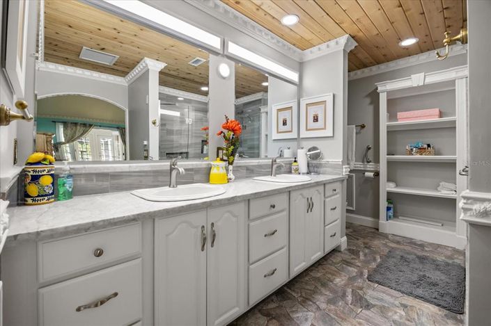 Image No.21-4 Bed House for sale