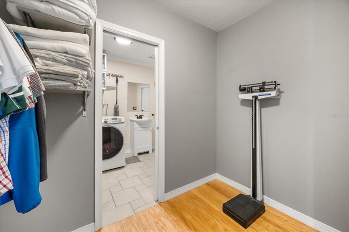 Image No.25-4 Bed House for sale