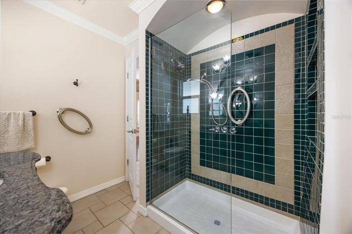 Image No.30-4 Bed House for sale