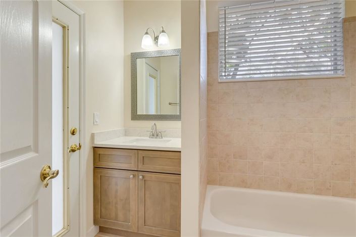 Image No.21-4 Bed House for sale