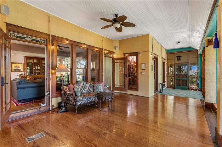 Image No.37-6 Bed House for sale