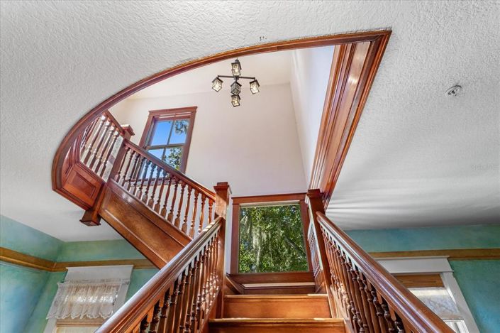 Image No.49-6 Bed House for sale