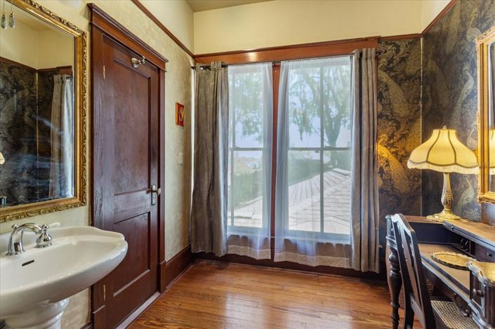 Image No.52-6 Bed House for sale