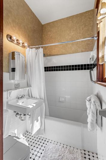 Image No.56-6 Bed House for sale